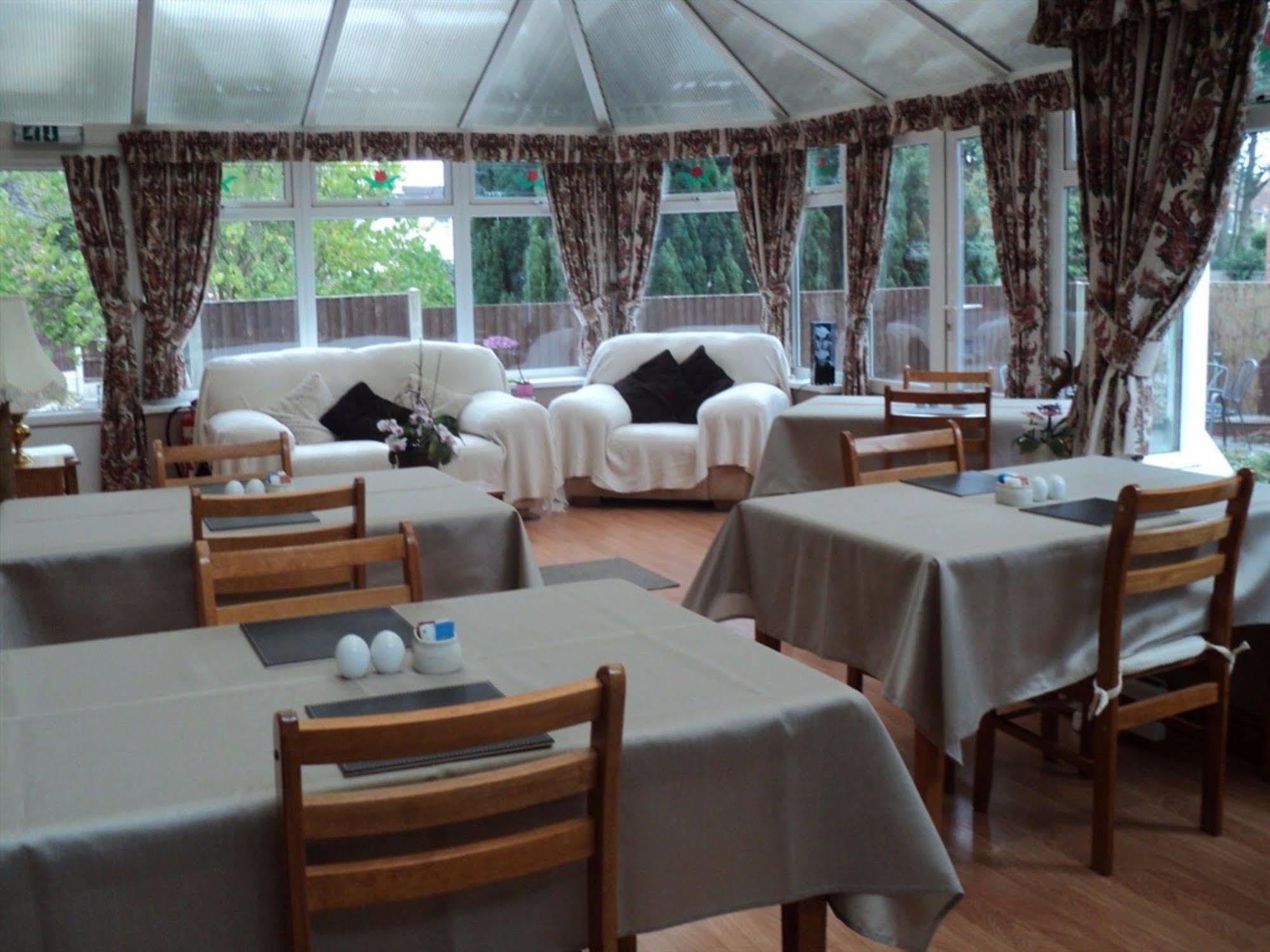 تيلفورد Grove House Guest House المظهر الخارجي الصورة